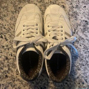 Like-New Men’s Size 9 Casual Sneaker